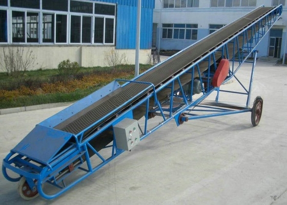 Omvat industriële PVC-transportband en variabele instelbare snelheid voor het transport van droger