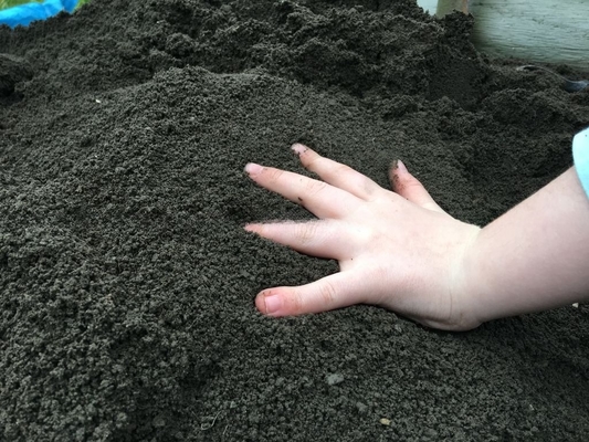 380V/415V/440V Mini-staalplaat doorboren materiaal screening compost mobiele trommel scherm