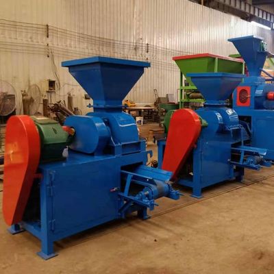 Briketpers voor de productie van machines onder toezicht van geschoolde ingenieurs