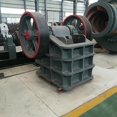 30kw PE400x600 Mobile Small Gold Ore Stone Jaw Crusher Met 1400x1740x1663mm afmetingen