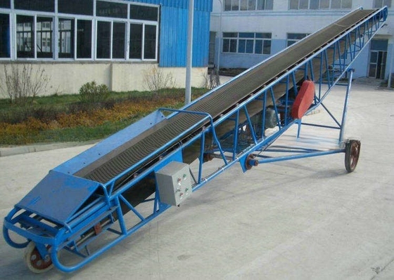 Kleine grootte gele industriële mobiele draagbare rubberen schuine riem transportlijn machine