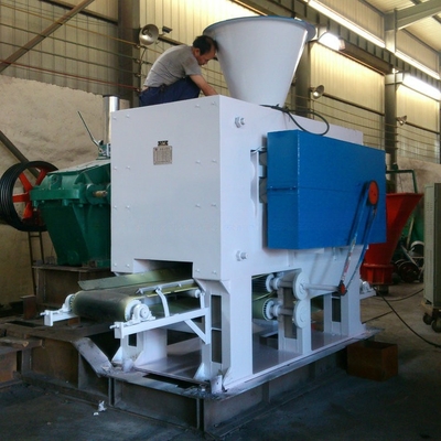 Minder dan 18% materiaalvochtigheid Steenkoolpoeder Briquette-machine met hydraulische pers