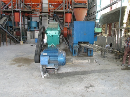 Minder dan 18% materiaalvochtigheid Steenkoolpoeder Briquette-machine met hydraulische pers