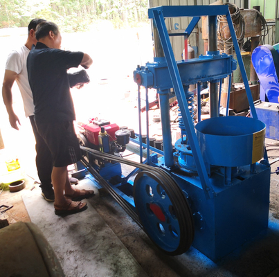 Steenkool Breeze Raw Material Diesel Engine Houtskool Press Hexagon Briquette Maker