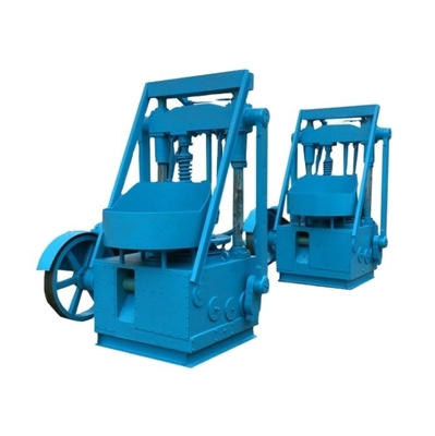 Machines voor het briketteren van kool en vuurvaste stoffen