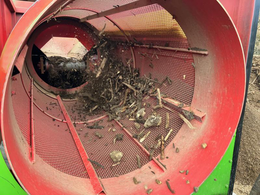 Mobiele trommelgrens voor het scheiden van stenen in 60m3/h, compost, bovengrond en mest van schapen/koeien
