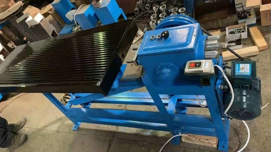 15-30% Slurry Density Mineral Processing Lab Gold Shaker Tafel met zaagtand golfvorm